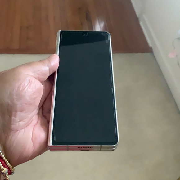Samsung Galaxy Z Fold5 1tb 1 month of use unblocked - Picture 2 of 8